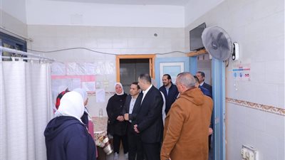 محافظ دمياط يتفقد مستشفى ميت أبو غالب المركزى