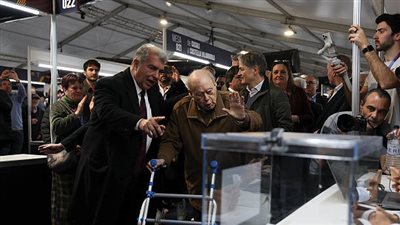 انتخابات رئاسة برشلونة تشعل الأجواء في كامب نو.. لابورتا وفونت في سباق الحسم