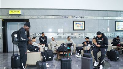 بعثة الاهلي في المطار