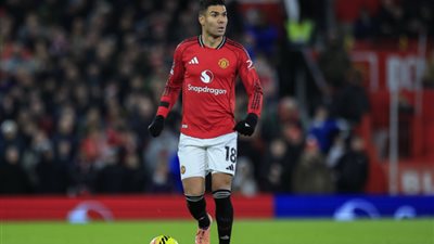 كاريك: من الصعب التكهن ببقاء أو رحيل كاسيميرو عن مانشستر يونايتد