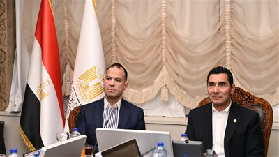 وزارة الشباب والرياضة وشركة استادات تبحثان سبل تعزيز التعاون المشترك في عدد من المشروعات الشبابية والرياضية