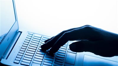 خبراء يحذرون من انتهاك خصوصيتك على مواقع التواصل بسبب الذكاء الاصطناعي