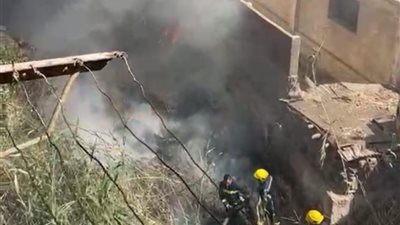 محافظ القليوبية يتابع السيطرة على حريق بمحيط مخازن مجلس مدينة بنها