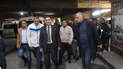 محافظ القليوبية يتفقد موقف بنها لمتابعة الالتزام بتعريفة الركوب بعد زيادة الوقود