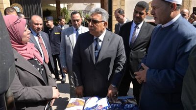 محافظ الدقهلية يشهد تسليم 4000 سلة غذائية ضمن مشروع صكوك الإطعام
