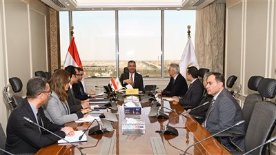 وزير التموين يجتمع مع شركة فييرم مصر