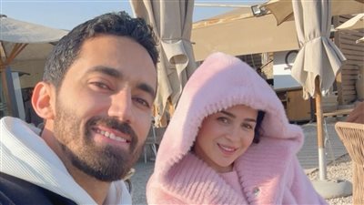 بعد أزمتها الصحية.. مى عز الدين توجه رسالة مؤثرة لزوجها أحمد تيمور