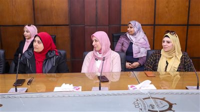 ميناء دمياط يكرم الأمهات المثاليات تقديرا لدورهن في بناء المجتمع والعمل