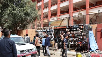 حملة موسعة بأسوان لإزالة الإشغالات وتحقيق الانضباط المروري بحي غرب