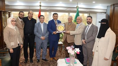 محافظ القليوبية يلتقي نقابة الأطباء لتعزيز التعاون في تطوير المنظومة الصحية