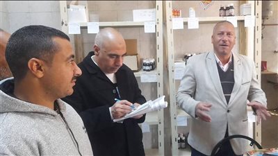 محافظ المنيا يتابع كفاءة العمل بالجهاز الإداري 