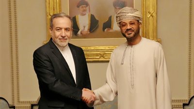 إيران وعُمان تتفقان على استمرار التنسيق لمتابعة التطورات الإقليمية ومضيق هرمز