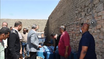 محافظ أسوان: لا تهاون فى إزالة التعديات والتعامل الفورى مع أى مخالفات