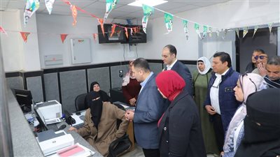 محافظ دمياط يتابع سير العمل بالوحدة المحلية لمدينة الروضة 