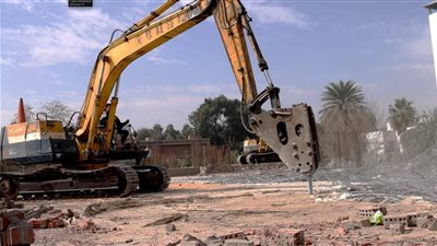 إزالة 43 تعديًا على أراضي طرح النهر بالجيزة و470 مخالفة بناء برشيد 
