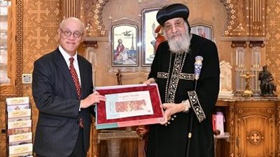 البابا تواضروس والسفير الياباني يبحثان دعم التعليم في مصر