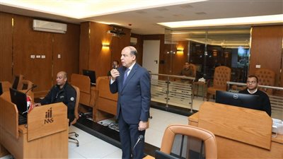 لليوم الثالث..محافظ المنيايتابع تنفيذ قرار الغلق ويؤكد التزام أصحاب المحال بالمواعيد المقررة 