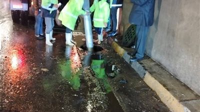  السكرتير العام لمحافظة الجيزة يتفقد جهود التعامل مع مياه الأمطار