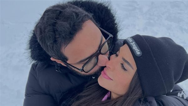 كريم فهمي وزوجته