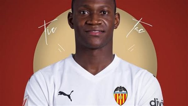 أليو ديانج لاعب وسط الأهلى ومنتخب مالى