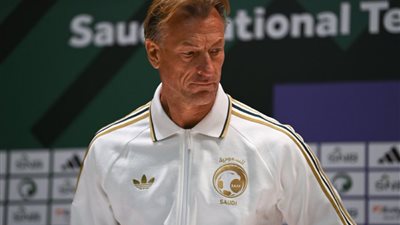 غموض مستقبل هيرفي رينارد مع منتخب السعودية بعد خسارتين متتاليتين