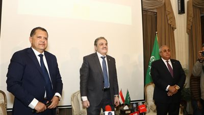 في حزب الوفد.. بدء ندوة تعريفية لدور وحدة الشركات المملوكة للدولة فى نمو اقتصاد مصر