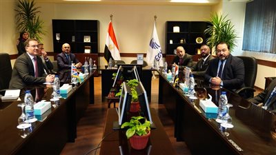 سفير المملكة المتحدة يشيد بالمستوى العالمي لأكاديمية مصر الطيران وبحث توسيع التعاون مع 