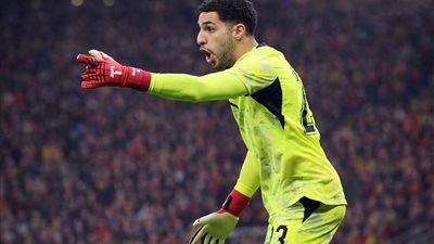 شوبير يكشف حقيقة اهتمام أندية الدوري الإسباني بحارس الأهلي