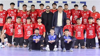 اجتماع تحفيزي لرئيس اتحاد اليد لأبطال 2008 قبل مهمة البحر المتوسط