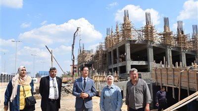 رئيس جامعة بنها يتابع مشروعات كفر سعد ويشدد على الالتزام بالجداول الزمنية