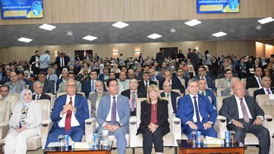 رئيس جامعة بنها يفتتح المؤتمر العلمي الثالث لكلية التجارة 
