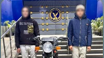 ضبط عاطلين خطفا حقيبة من شخص بالجيزة