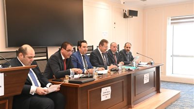 جانب من المناقشات 