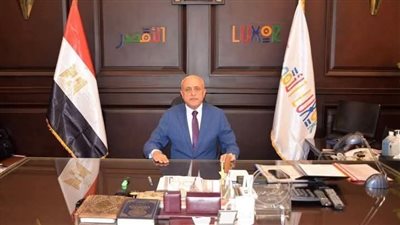 محافظ الأقصر يهنئ البابا تواضروس وقيادات الكنائس بالمحافظة بمناسبة عيد القيامة