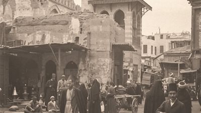 أين يرقد الملك الصالح نجم الدين أيوب الملقب بـ«أبي الفتوح»؟