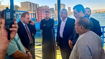 محافظ سوهاج يتابع موقف حادث سقوط سيارة في نهر النيل بالمراغة