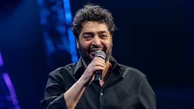 حميد الشاعري يشعل أبوظبي بحفل كامل العدد ويؤكد: الدار أمان 