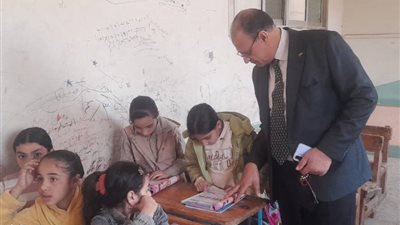 وكيل إدارة شبين القتاطر يتابع انتظام الدراسة بمدارس القشيش ويشدد على الانضباط...صور