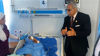 وكيل تعليم البحر الأحمر يطمئن على طلاب المدرسة الفكرية بعد حادث طريق القصير – سفاجا....صور