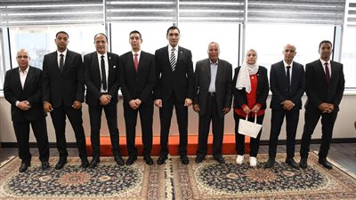 وزير الرياضة مع مجلس إدارة اتحاد العاب القوي