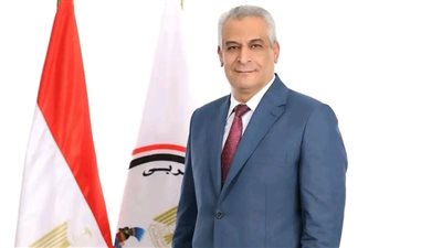 وزير الإنتاج الحربي يهنئ البابا تواضروس بعيد القيامة من قلب الكاتدرائية