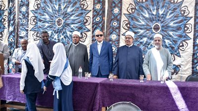 محافظ الأقصر يُكرم 60 من حفظة القرآن الكريم بمعهد البياضية.. صور 