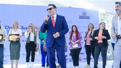 مدحت شلبي يشارك في دعم أطفال التوحد خلال احتفالية كبرى