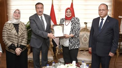 محافظ بورسعيد يستقبل المدير التنفيذي والعضو المنتدب لشركة مصر للإدارة التعليمية