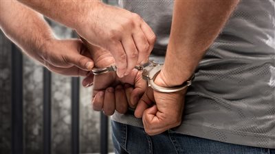 تفاصيل القبض علي عاطل تحرش بسيدة في شارع بالمنيا 