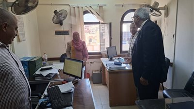 مصطفى عبده يتفقد سير العمل بالمديرية ويؤكد: العنصر البشري أساس النجاح..صور