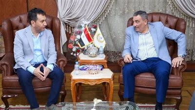 ميناء دمياط يعزز مكانته العالمية بلقاء مسؤول هاباج لويد لبحث فرص الاستثمار