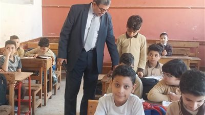 مدير تعليم شبين القناطر يتفقد مدرسة العهد الجديد ويوجه بتعزيز مهارات القراءة والانضباط…صور