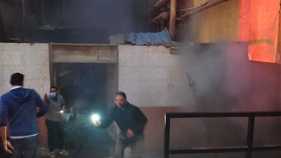 بالصور.. محافظ المنوفية يتفقد موقع حريق 