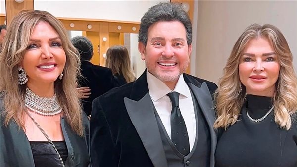 نادية مصطفى وهاني شاكر وزوجته 